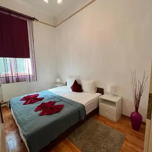 Elena Apartman